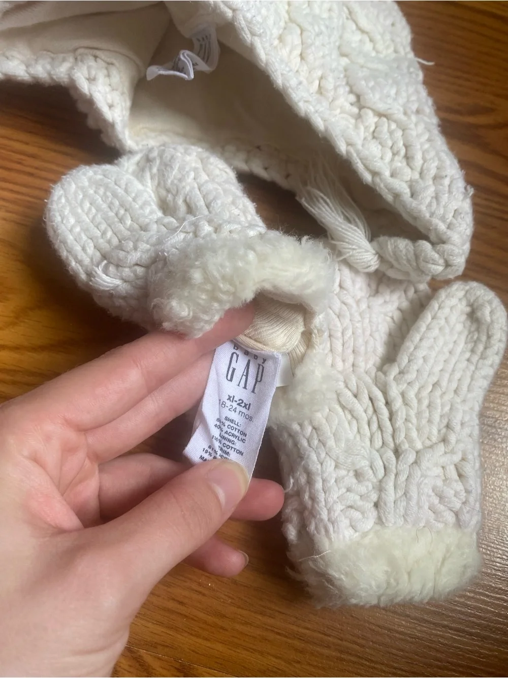 Y2K GAP Cream Cable Knit Earflap Hat with Tassels and Matching Mittens